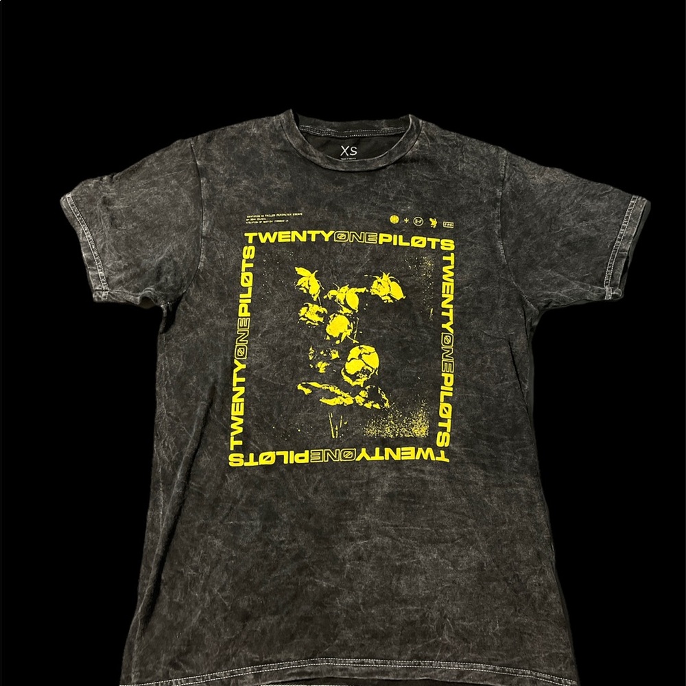 Twenty One Pilots graphic band shirt - XS
